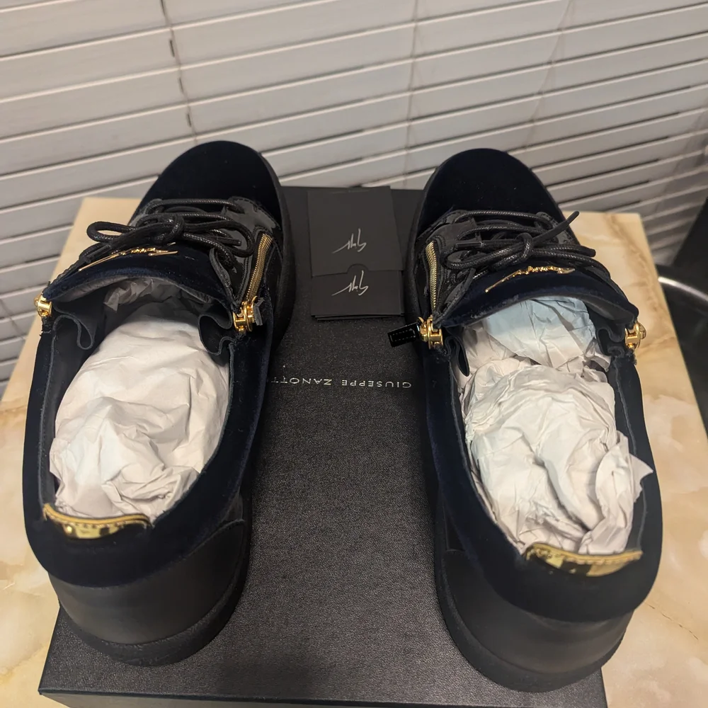 Giuseppe Zanotti Men's Black Sneakers - Picture 6 of 15
